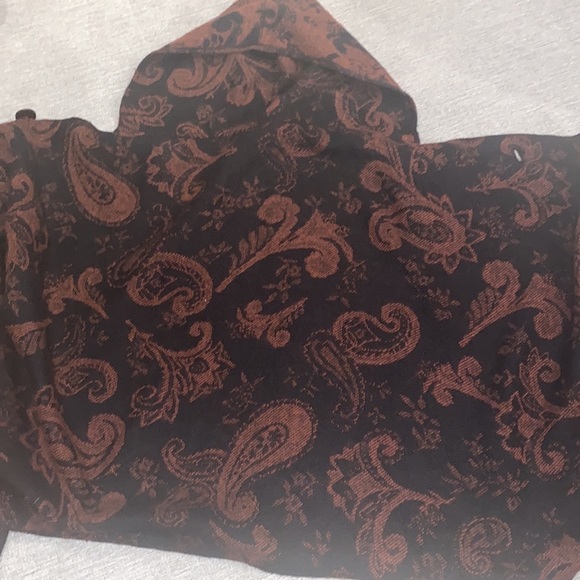 Reversible Knit cape with hood. One size fits all - Picture 5 of 5